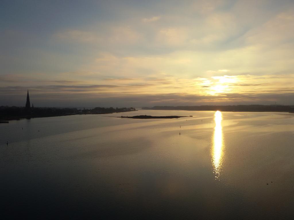 Ostseefjord-Schlei-Blick Im Wikingturm Schleswig Exteriör bild