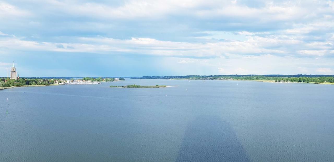 Ostseefjord-Schlei-Blick Im Wikingturm Schleswig Exteriör bild